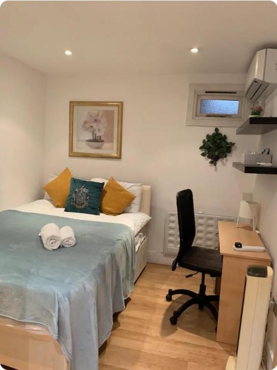 Lovely Private Bedrooms In Euston, Central 런던 외부 사진